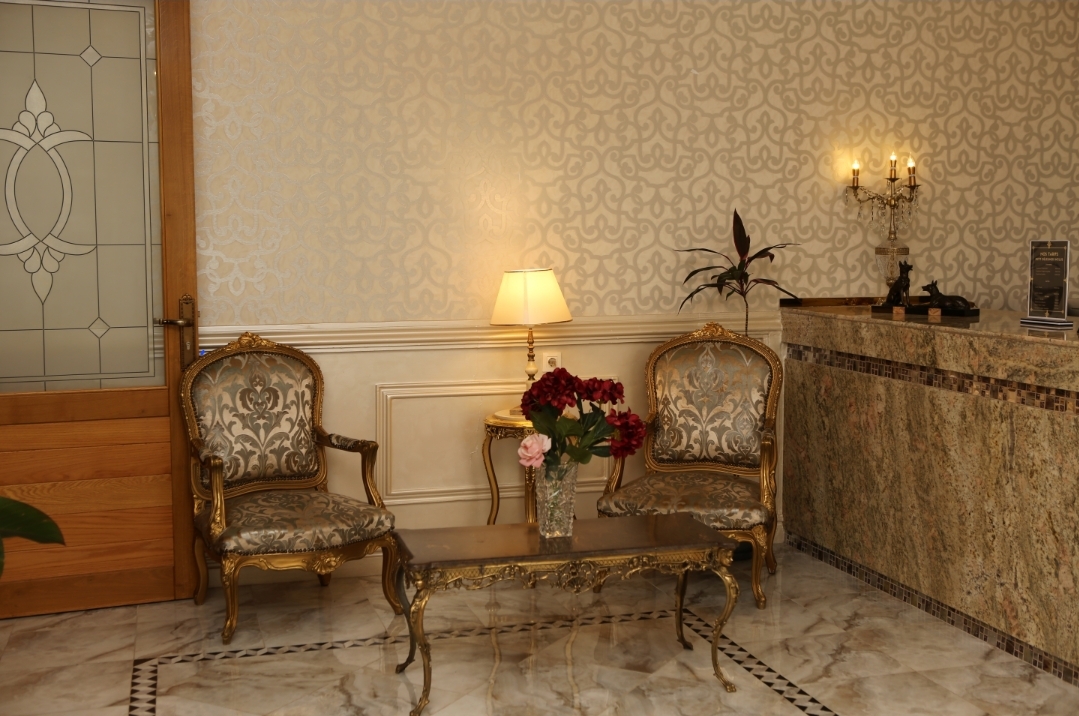 Hôtel de l'Étoile - Tour d'Hôtel